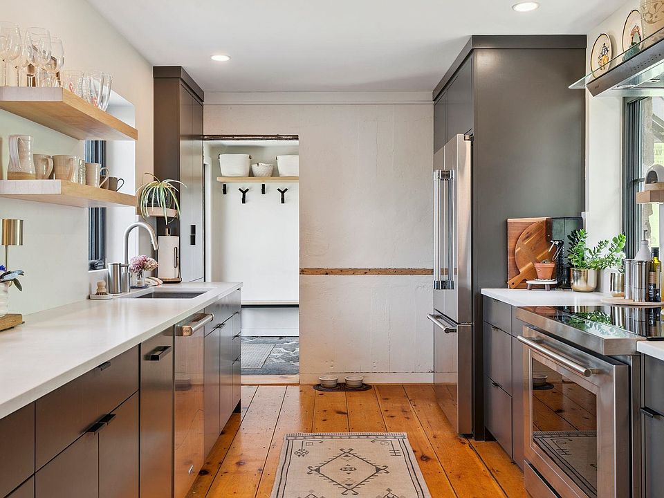 Pomfret, Vermont, 05067, United States, 4 Bedrooms Bedrooms, ,2.5 BathroomsBathrooms,Residential,Forsale,2004853