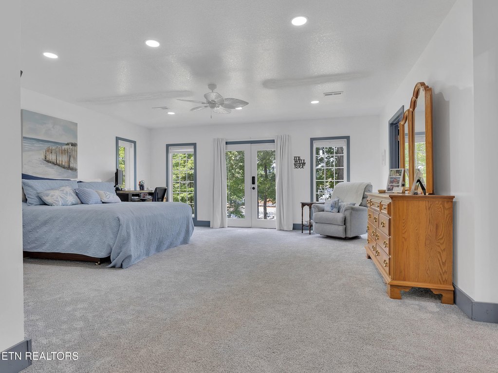 Knoxville, Tennessee, 37920, United States, 3 Bedrooms Bedrooms, ,5.5 BathroomsBathrooms,Residential,Forsale,1959681