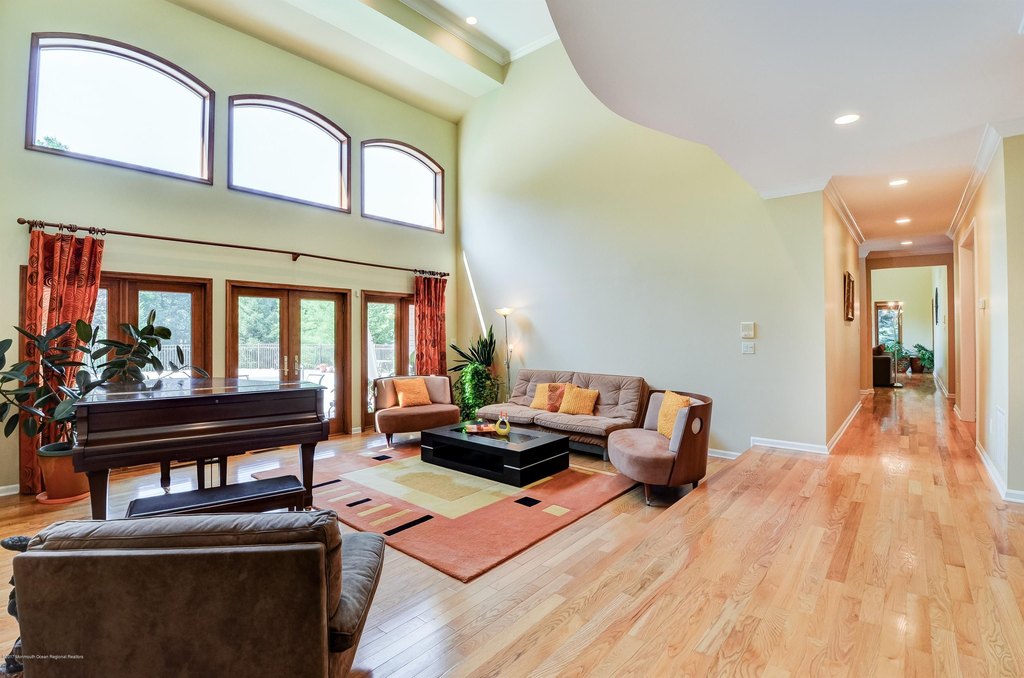 Holmdel, New Jersey, 07733, United States, 5 Bedrooms Bedrooms, ,6.5 BathroomsBathrooms,Residential,Forsale,2012947