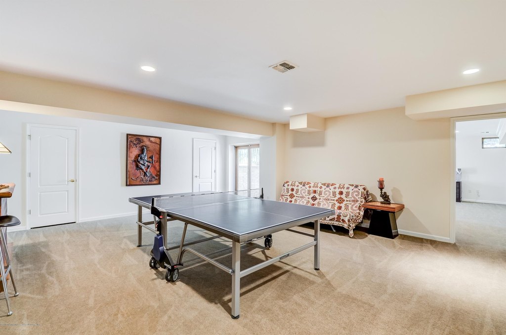 Holmdel, New Jersey, 07733, United States, 5 Bedrooms Bedrooms, ,6.5 BathroomsBathrooms,Residential,Forsale,2012947