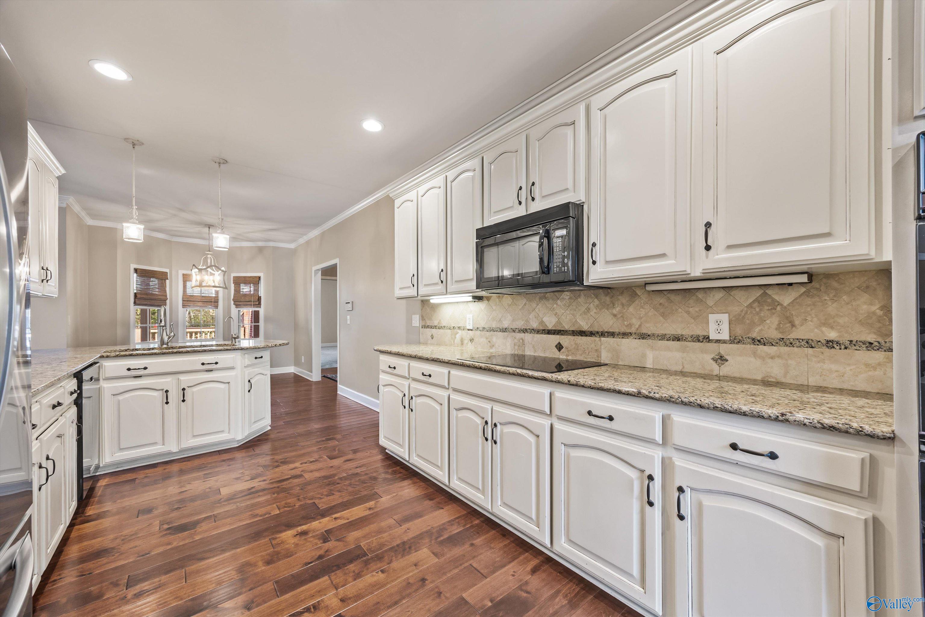 Owens Cross Roads, Alabama, 35763, United States, 5 Bedrooms Bedrooms, ,2.5 BathroomsBathrooms,Residential,Forsale,2007713