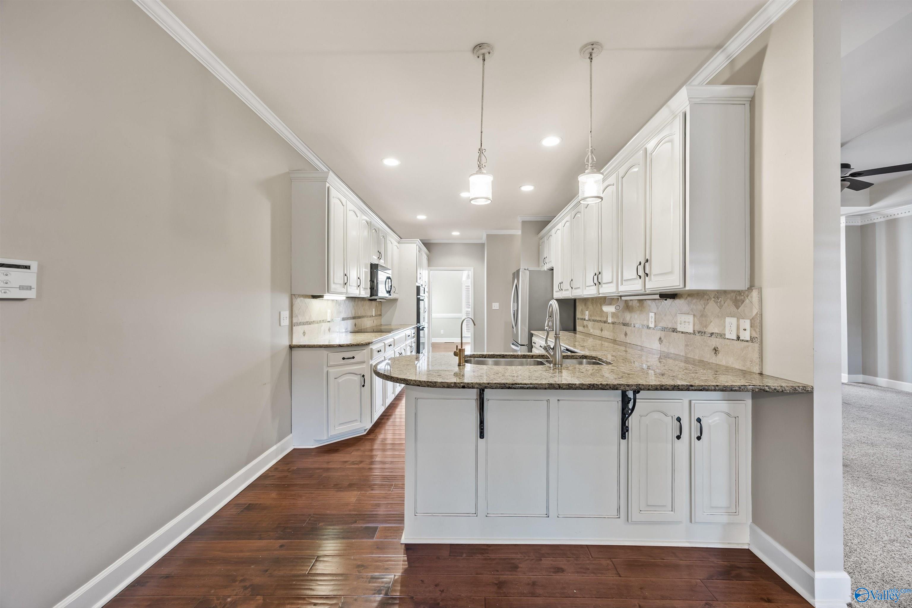 Owens Cross Roads, Alabama, 35763, United States, 5 Bedrooms Bedrooms, ,2.5 BathroomsBathrooms,Residential,Forsale,2007713