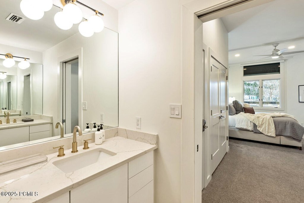 Park City, Utah, 84060, United States, 2 Bedrooms Bedrooms, ,2.5 BathroomsBathrooms,Residential,Forsale,2004734