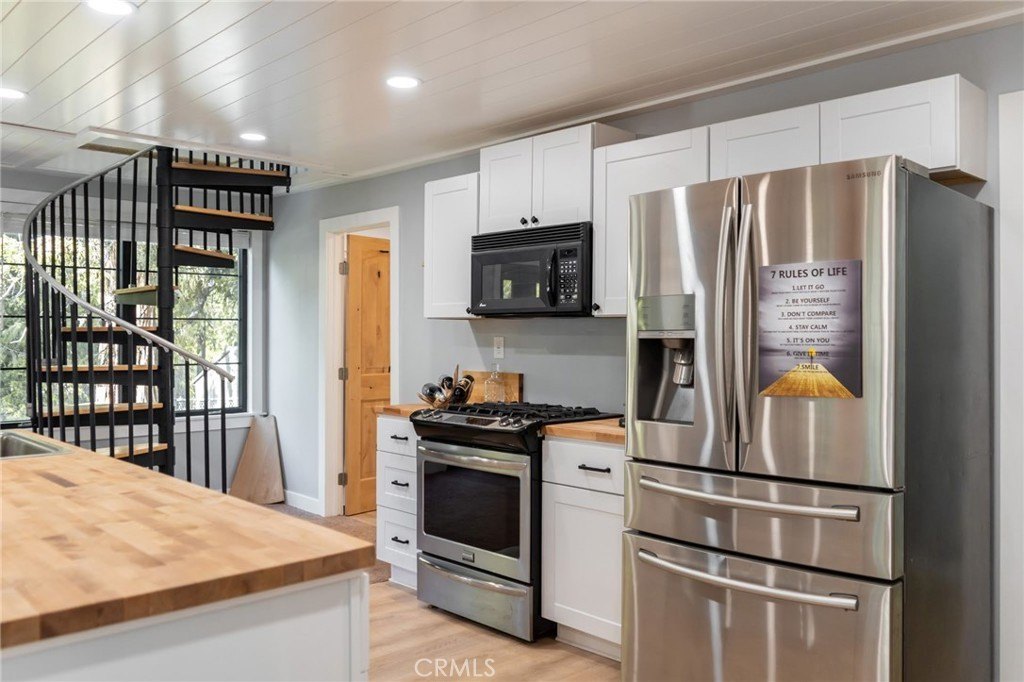 Idyllwild, California, 92549, United States, 3 Bedrooms Bedrooms, ,2 BathroomsBathrooms,Residential,Forsale,2007691