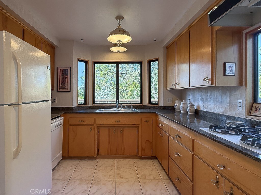 Cambria, California, 93428, United States, 3 Bedrooms Bedrooms, ,2.5 BathroomsBathrooms,Residential,Forsale,1967192