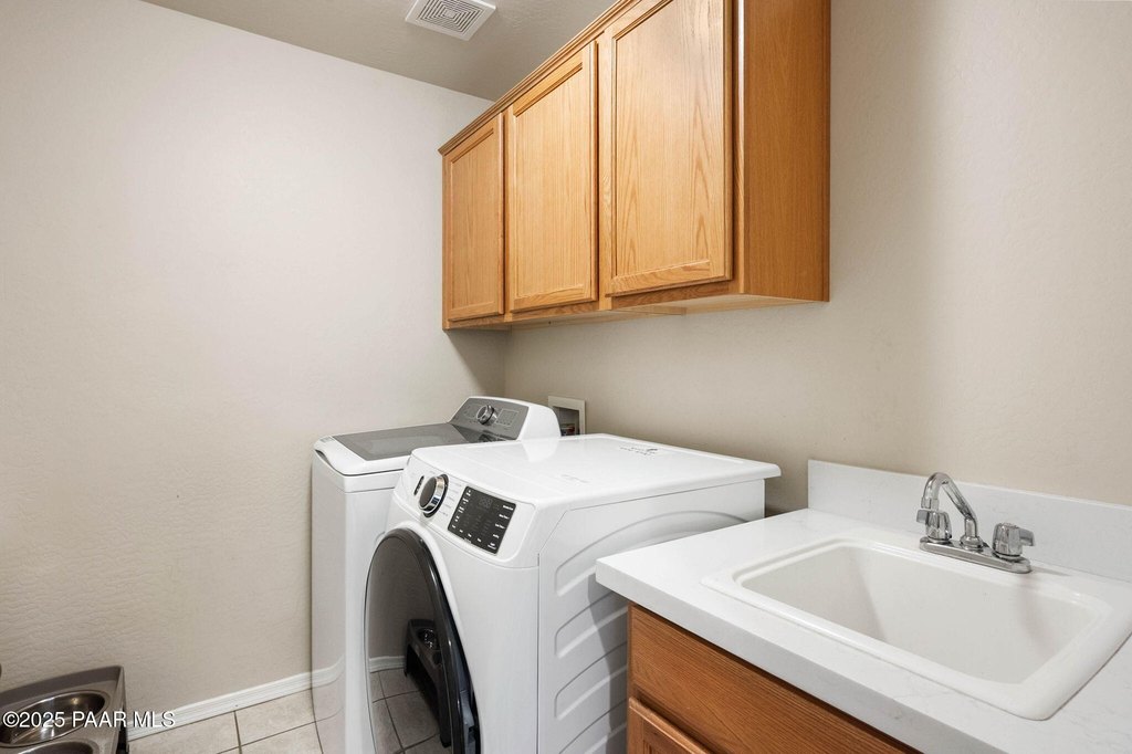 Prescott, Arizona, 86301, United States, 3 Bedrooms Bedrooms, ,4 BathroomsBathrooms,Residential,Forsale,2011279