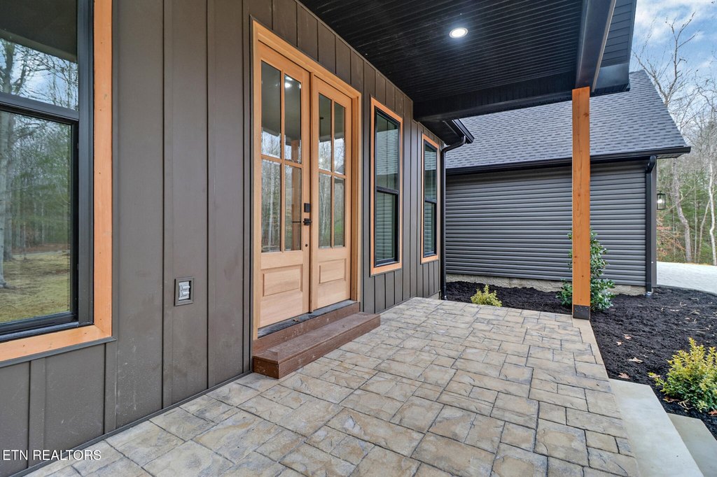 Jamestown, Tennessee, 38556, United States, 3 Bedrooms Bedrooms, ,2 BathroomsBathrooms,Residential,Forsale,2010945