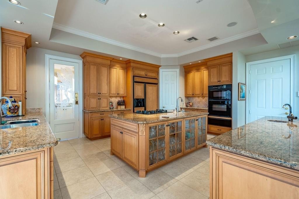 Lighthouse Point, Florida, 33064, United States, 4 Bedrooms Bedrooms, ,5.5 BathroomsBathrooms,Residential,Forsale,2011619