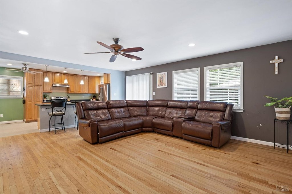 Santa Rosa, California, 95407, United States, 2 Bedrooms Bedrooms, ,1 BathroomBathrooms,Residential,Forsale,1985915