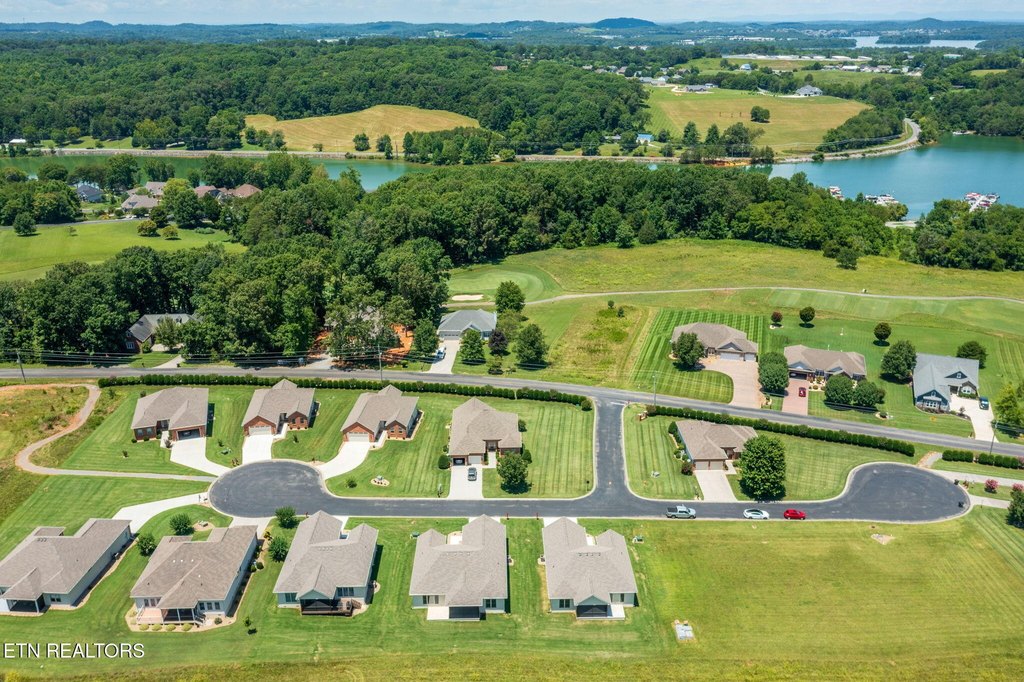 Vonore, Tennessee, 37885, United States, 3 Bedrooms Bedrooms, ,2 BathroomsBathrooms,Residential,Forsale,1910199