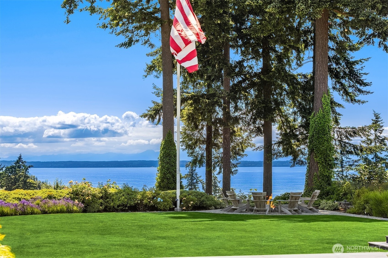 Mukilteo, Washington, 98275, United States, 4 Bedrooms Bedrooms, ,4 BathroomsBathrooms,Residential,Forsale,2009203