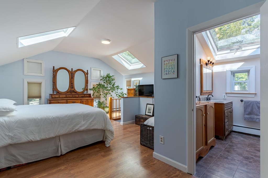 Kingston, New Hampshire, 03848, United States, 3 Bedrooms Bedrooms, ,2.5 BathroomsBathrooms,Residential,Forsale,2002414