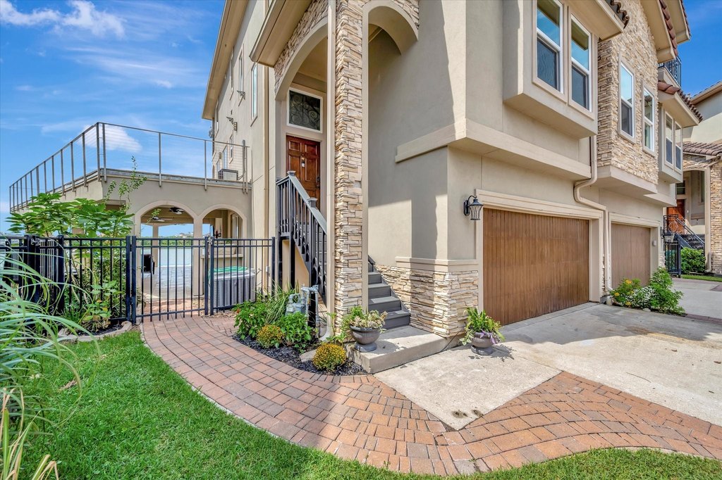 Seabrook, Texas, 77586, United States, 5 Bedrooms Bedrooms, ,4 BathroomsBathrooms,Residential,Forsale,1954136