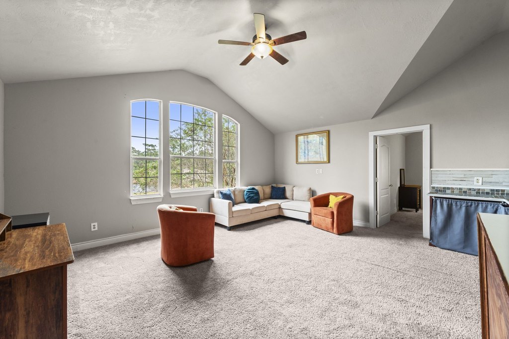 Montgomery, Texas, 77316, United States, 5 Bedrooms Bedrooms, ,3 BathroomsBathrooms,Residential,Forsale,1973417