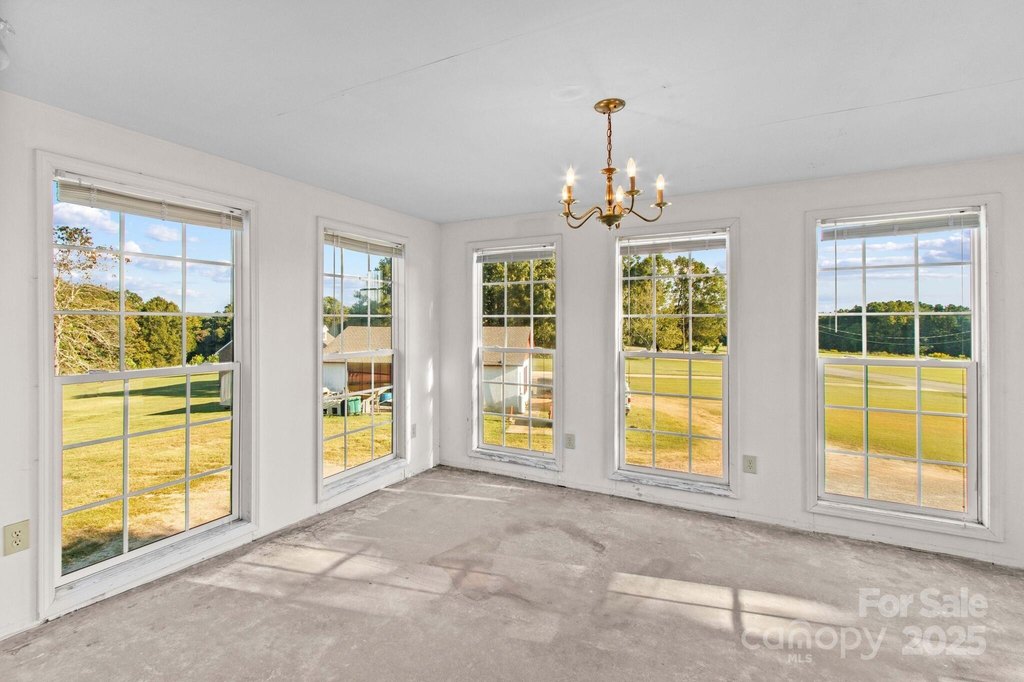 Kannapolis, North Carolina, 28081, United States, 6 Bedrooms Bedrooms, ,4 BathroomsBathrooms,Residential,Forsale,1985977