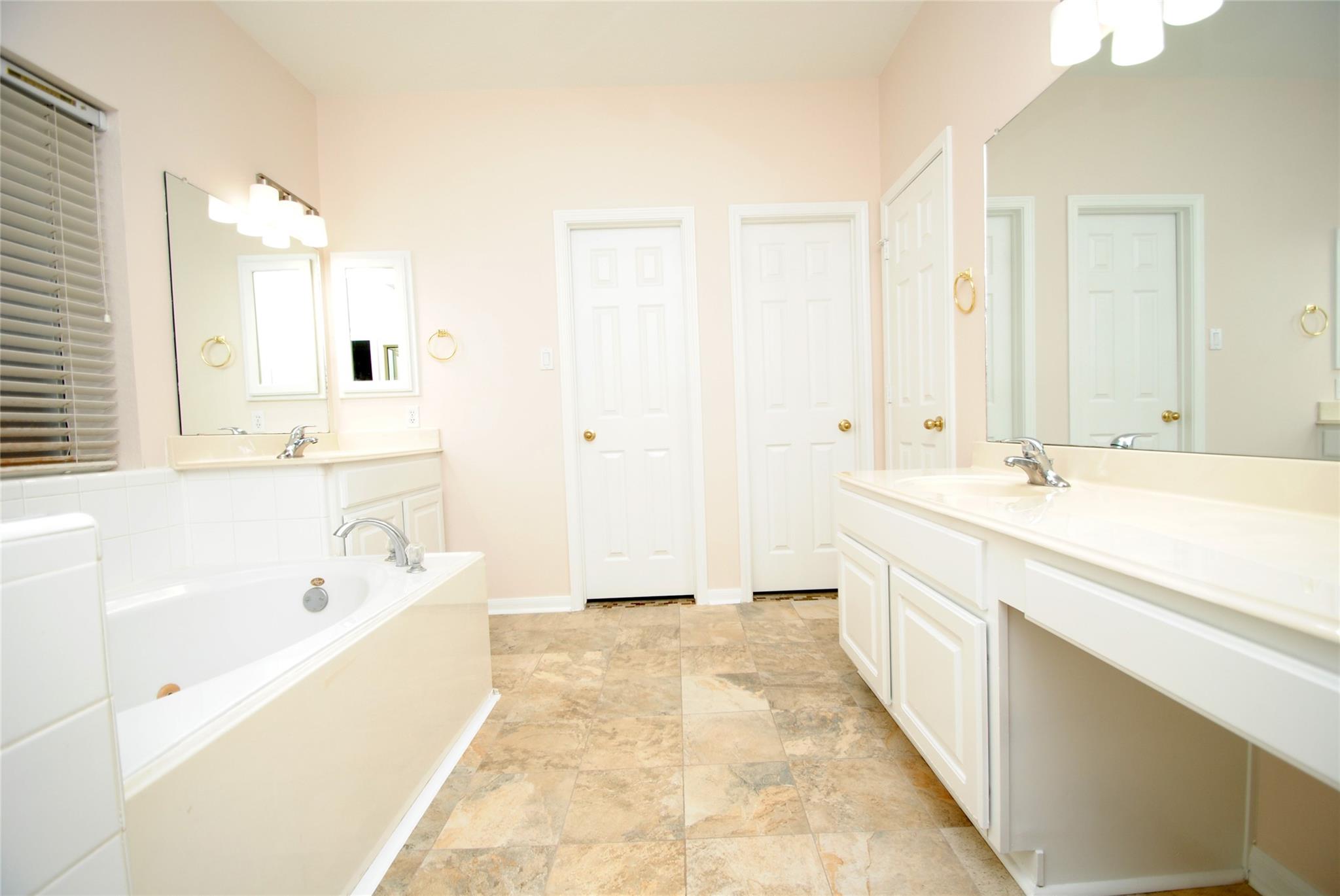 Houston, Texas, 77094, United States, 4 Bedrooms Bedrooms, ,3 BathroomsBathrooms,Residential,Forsale,1954122