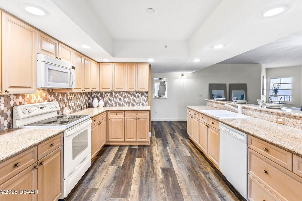 Daytona Beach Shores, Florida, 32118, United States, 3 Bedrooms Bedrooms, ,3 BathroomsBathrooms,Residential,Forsale,1990137