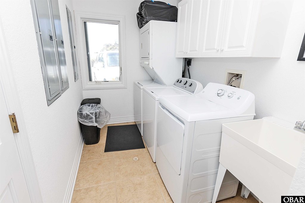 Duck, North Carolina, 27949, United States, 8 Bedrooms Bedrooms, ,7.5 BathroomsBathrooms,Residential,Forsale,1993781