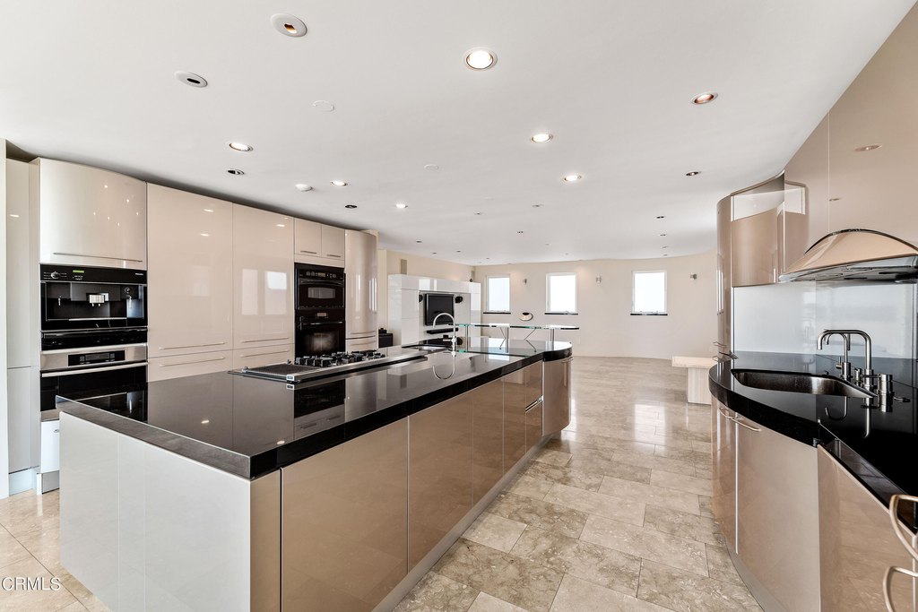 Oxnard, California, 93035, United States, 4 Bedrooms Bedrooms, ,4.5 BathroomsBathrooms,Residential,Forsale,1985940