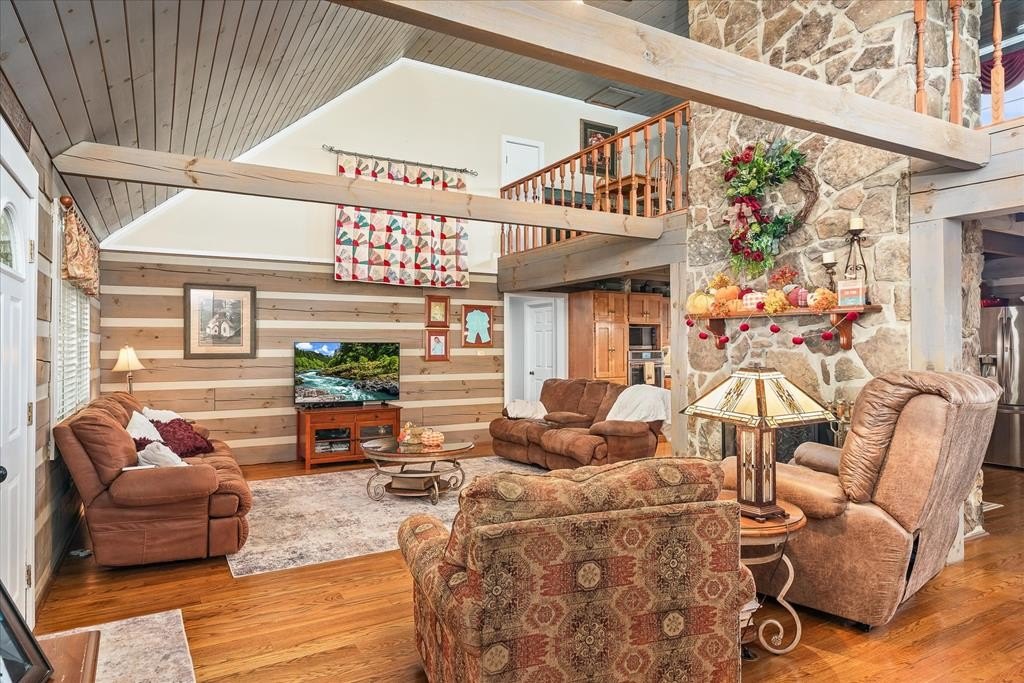 Livingston, Tennessee, 38570, United States, 5 Bedrooms Bedrooms, ,3 BathroomsBathrooms,Residential,Forsale,1968520