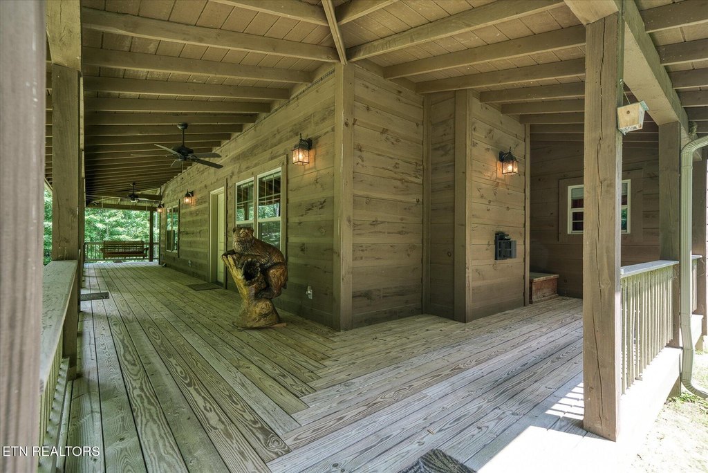 Jamestown, Tennessee, 38556, United States, 2 Bedrooms Bedrooms, ,2.5 BathroomsBathrooms,Residential,Forsale,1929822