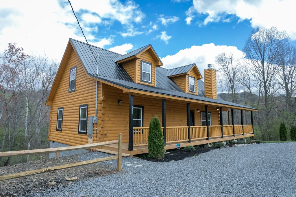 Sevierville, Tennessee, 37862, United States, 3 Bedrooms Bedrooms, ,2 BathroomsBathrooms,Residential,Forsale,1973585