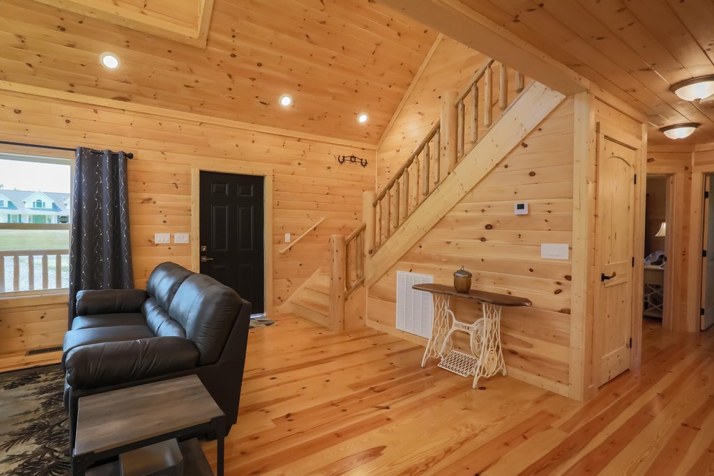 Sevierville, Tennessee, 37862, United States, 3 Bedrooms Bedrooms, ,2 BathroomsBathrooms,Residential,Forsale,1973585