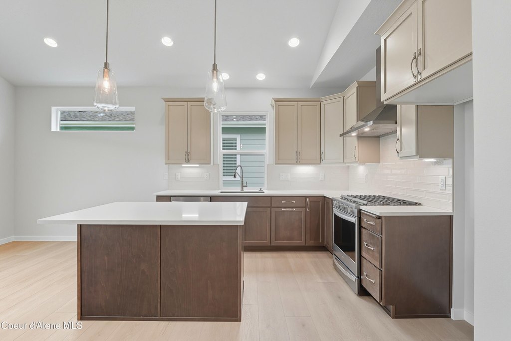 Coeur d'Alene, Idaho, 83815, United States, 4 Bedrooms Bedrooms, ,3 BathroomsBathrooms,Residential,Forsale,1984592