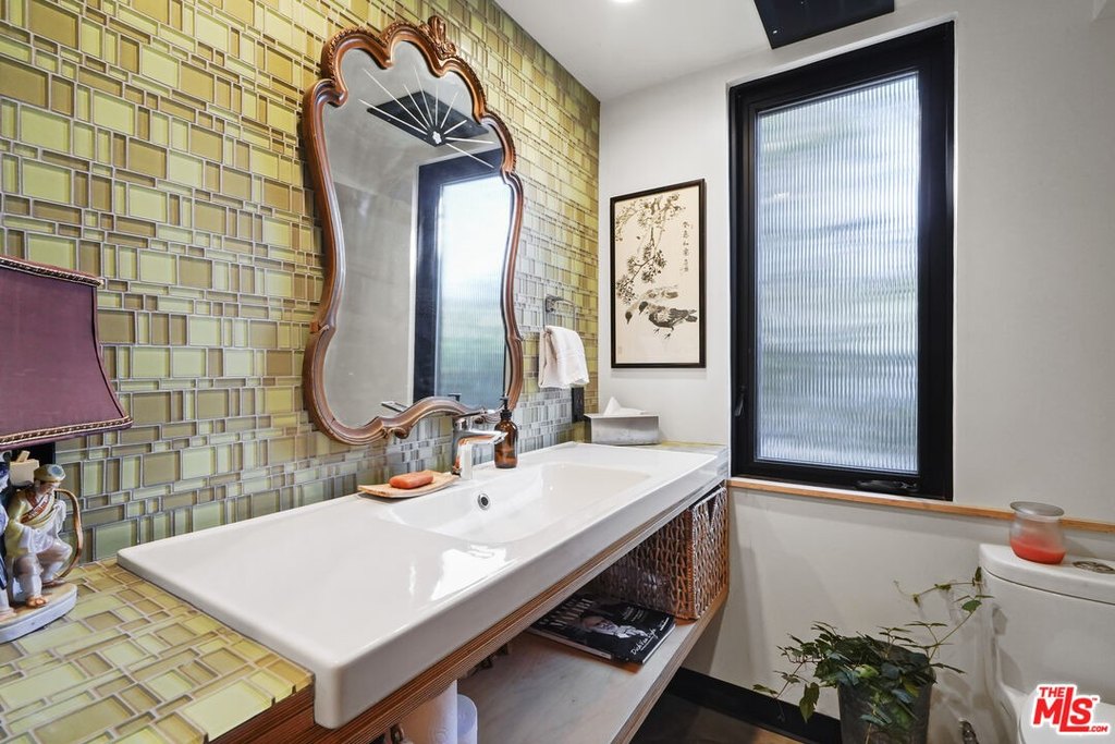 Malibu, California, 90265, United States, 3 Bedrooms Bedrooms, ,2.5 BathroomsBathrooms,Residential,Forsale,2001436