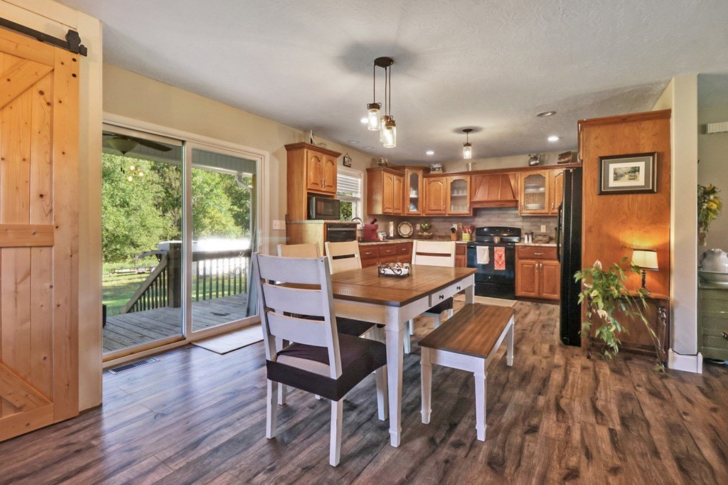 Jamestown, Tennessee, 38556, United States, 3 Bedrooms Bedrooms, ,2 BathroomsBathrooms,Residential,Forsale,1968518