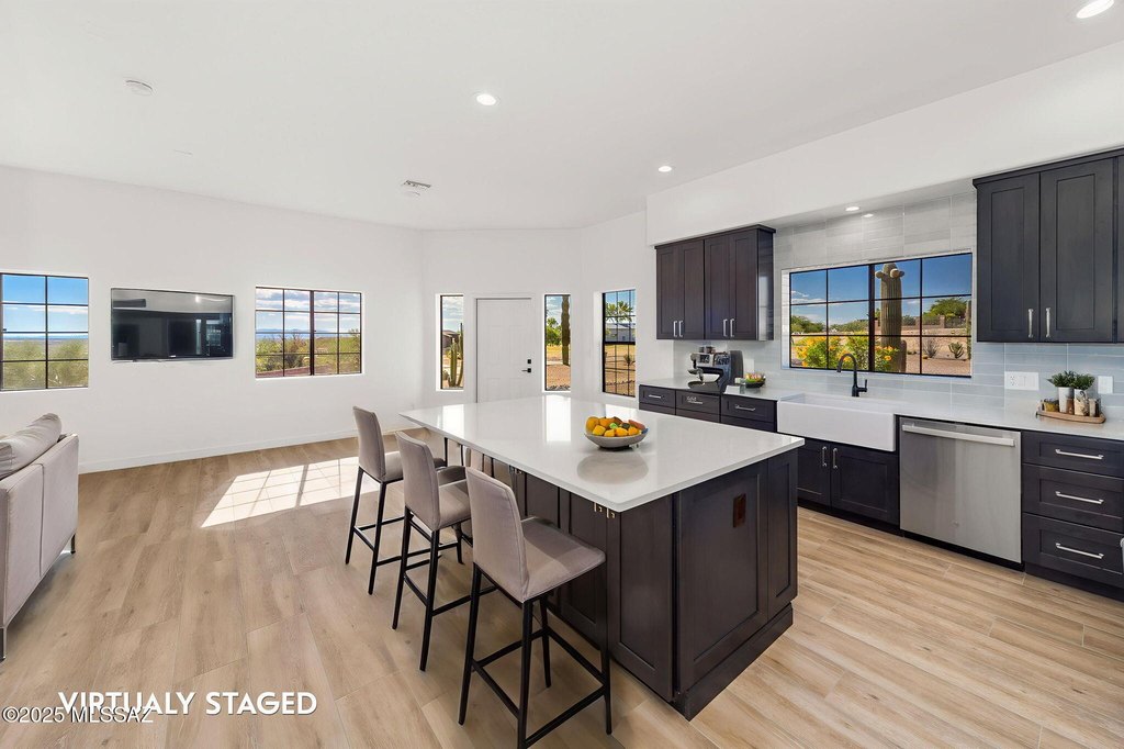 Tucson, Arizona, 85730, United States, 3 Bedrooms Bedrooms, ,3 BathroomsBathrooms,Residential,Forsale,2004422