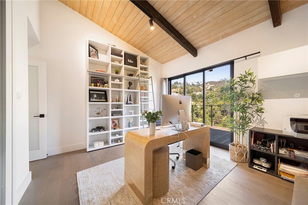 Los Angeles, California, 90046, United States, 3 Bedrooms Bedrooms, ,2 BathroomsBathrooms,Residential,Forsale,1985943