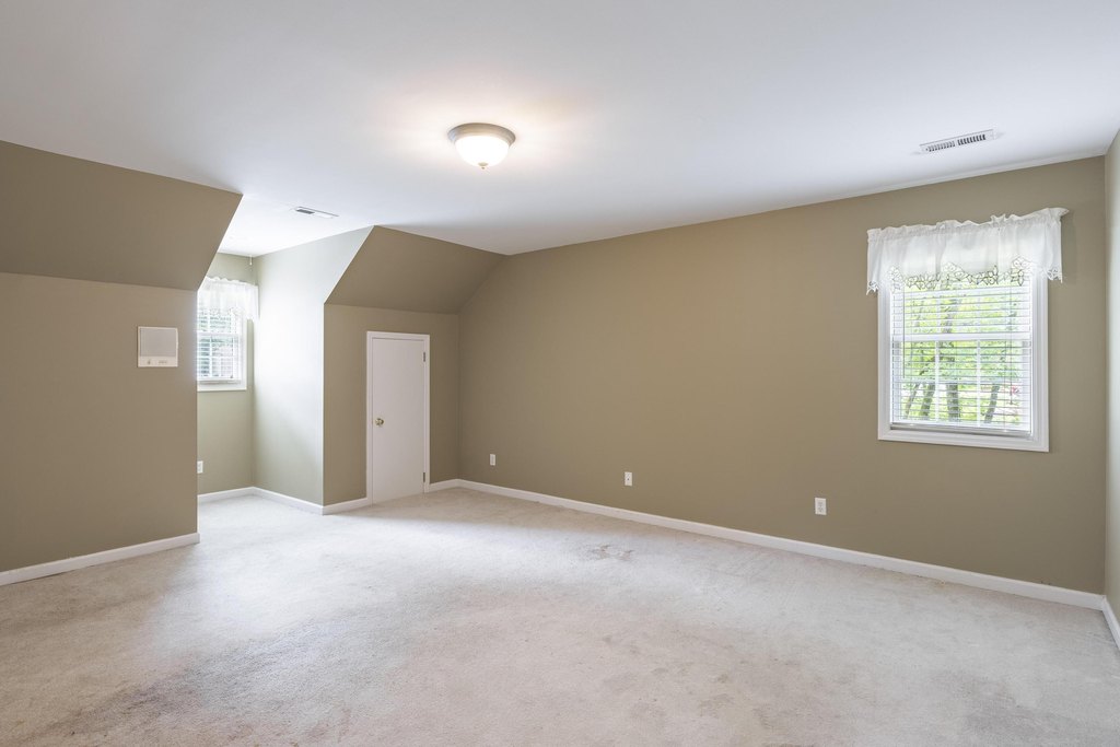 Signal Mountain, Tennessee, 37377, United States, 5 Bedrooms Bedrooms, ,3.5 BathroomsBathrooms,Residential,Forsale,1995325