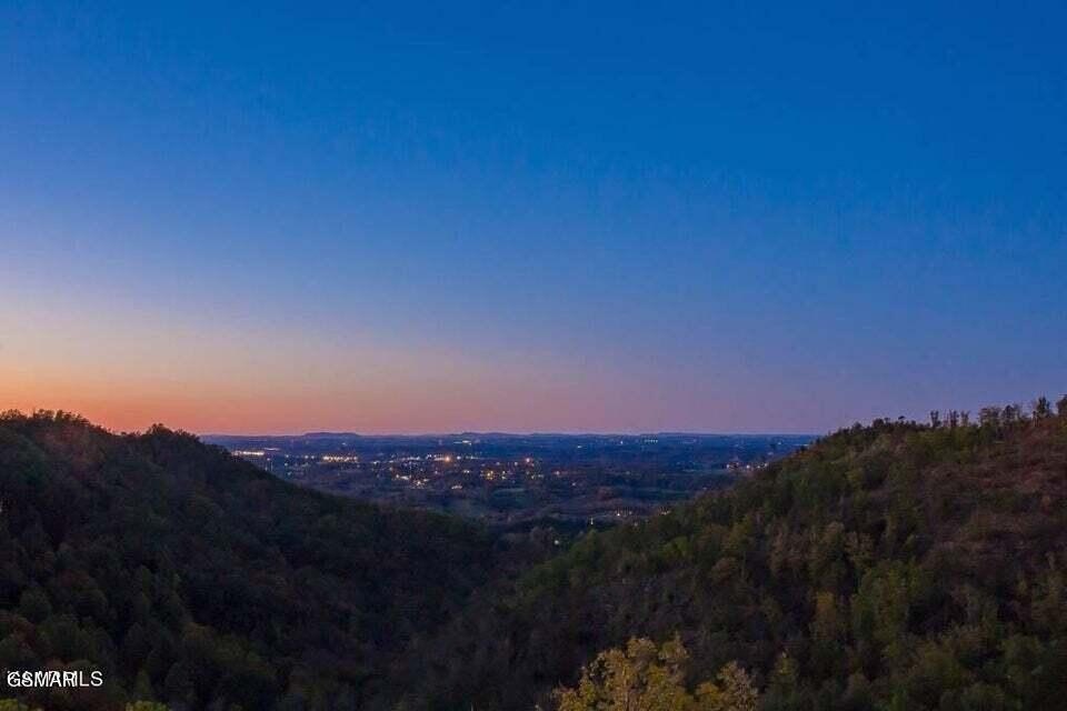 Sevierville, Tennessee, 37876, United States, 5 Bedrooms Bedrooms, ,3.5 BathroomsBathrooms,Residential,Forsale,1973601