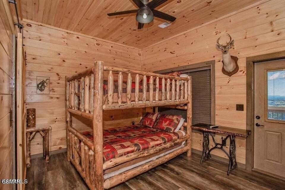 Sevierville, Tennessee, 37876, United States, 5 Bedrooms Bedrooms, ,3.5 BathroomsBathrooms,Residential,Forsale,1973601