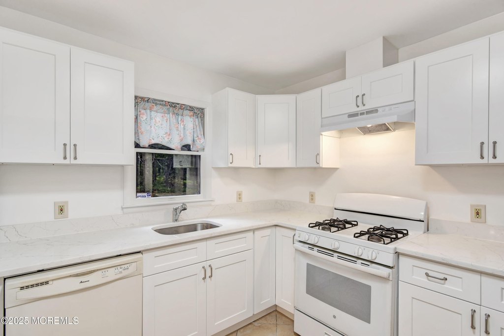 Jackson, New Jersey, 08527, United States, 4 Bedrooms Bedrooms, ,2 BathroomsBathrooms,Residential,Forsale,1972268