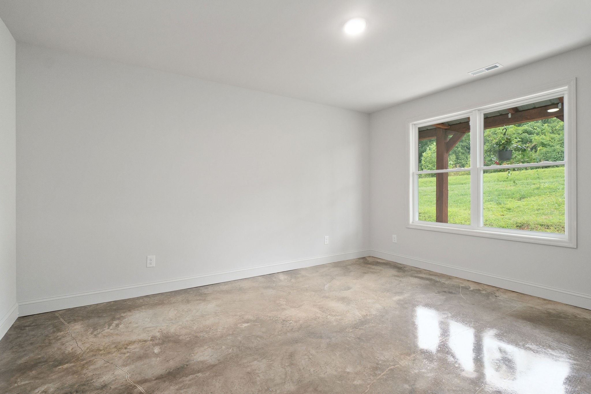 Dowelltown, Tennessee, 37059, United States, 4 Bedrooms Bedrooms, ,3 BathroomsBathrooms,Residential,Forsale,1999477