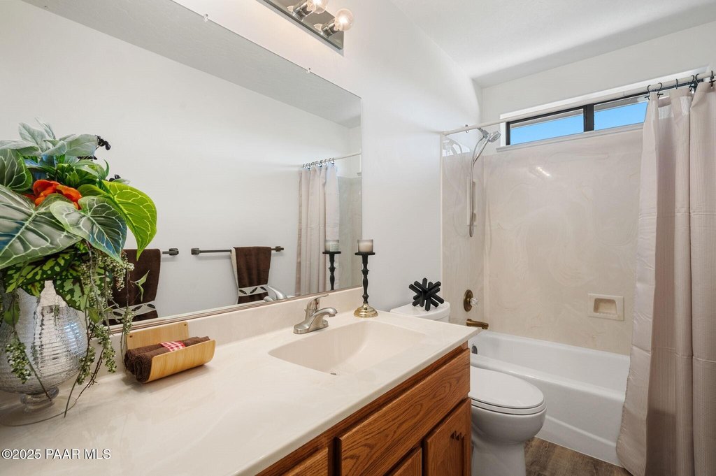 Prescott, Arizona, 86305, United States, 3 Bedrooms Bedrooms, ,2.5 BathroomsBathrooms,Residential,Forsale,1968213