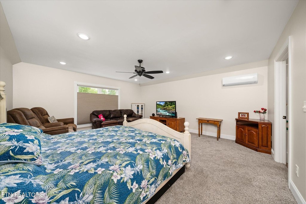 Crossville, Tennessee, 38572, United States, 3 Bedrooms Bedrooms, ,3.5 BathroomsBathrooms,Residential,Forsale,1886022