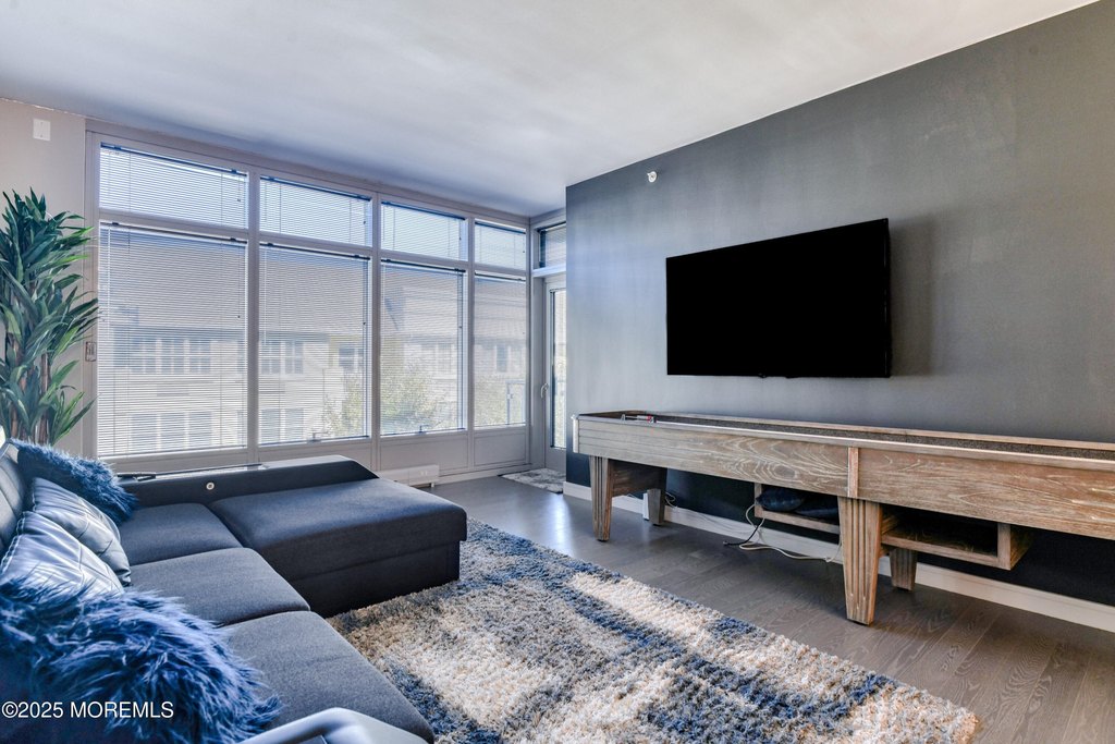 Long Branch, New Jersey, 07740, United States, 1 Bedroom Bedrooms, ,1 BathroomBathrooms,Residential,Forsale,1984571