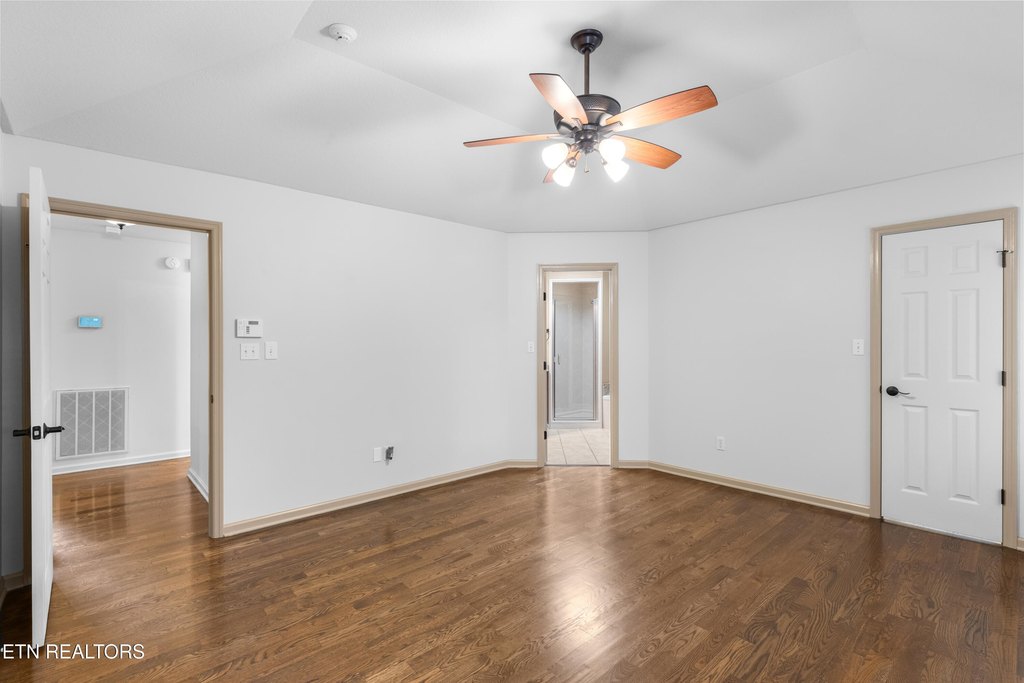 Loudon, Tennessee, 37774, United States, 4 Bedrooms Bedrooms, ,3 BathroomsBathrooms,Residential,Forsale,1971863