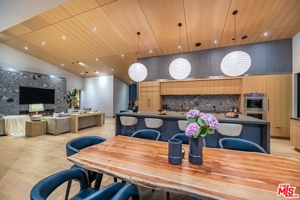 Malibu, California, 90265, United States, 3 Bedrooms Bedrooms, ,3 BathroomsBathrooms,Residential,Forsale,2004062