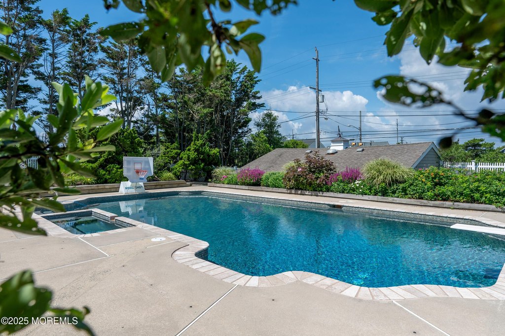 Mantoloking, New Jersey, 08738, United States, 5 Bedrooms Bedrooms, ,4.5 BathroomsBathrooms,Residential,Forsale,1966041