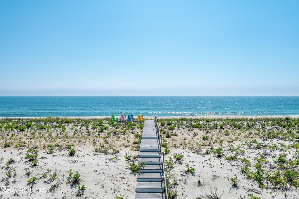 Mantoloking, New Jersey, 08738, United States, 5 Bedrooms Bedrooms, ,4.5 BathroomsBathrooms,Residential,Forsale,1966041