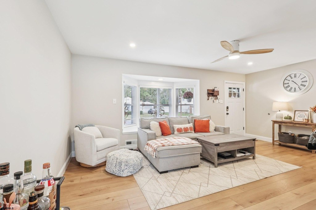 Somers Point, New Jersey, 08244, United States, 3 Bedrooms Bedrooms, ,2 BathroomsBathrooms,Residential,Forsale,1960204