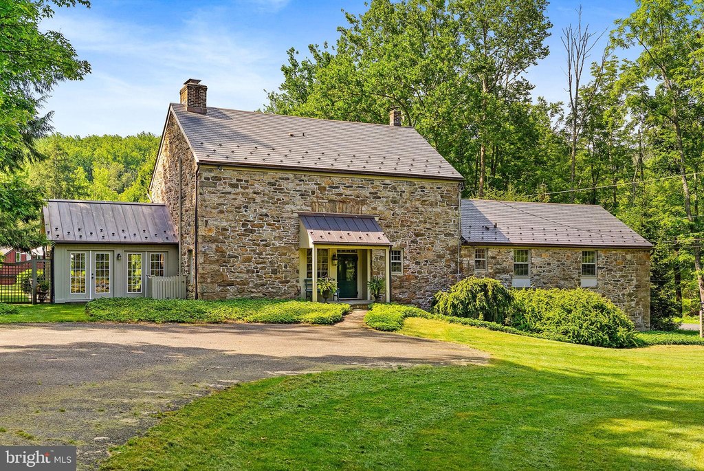 LEBANON, New Jersey, 08833, United States, 4 Bedrooms Bedrooms, ,2.5 BathroomsBathrooms,Residential,Forsale,1929517