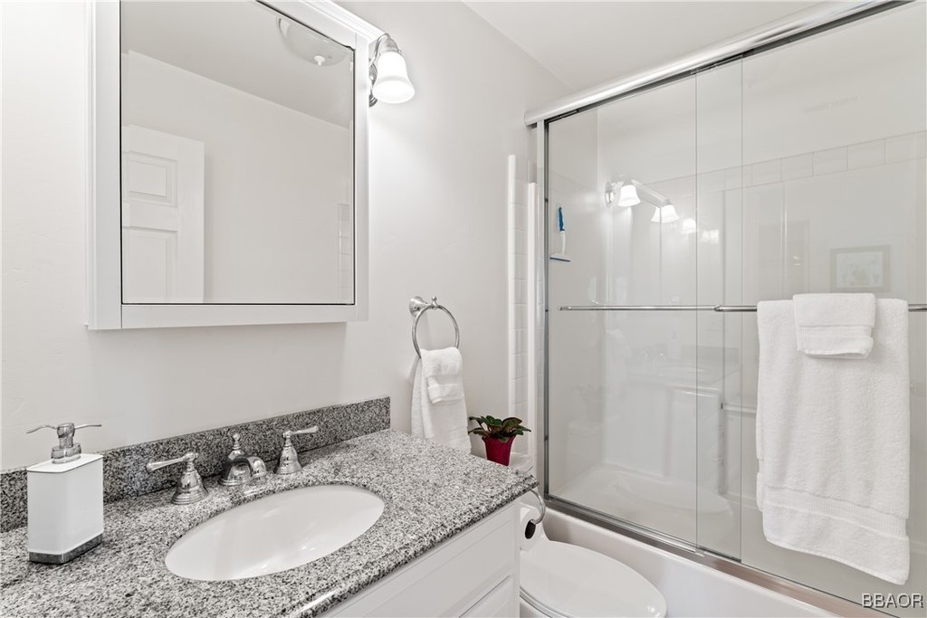 Lake Arrowhead, California, 92317, United States, 4 Bedrooms Bedrooms, ,4 BathroomsBathrooms,Residential,Forsale,1886288