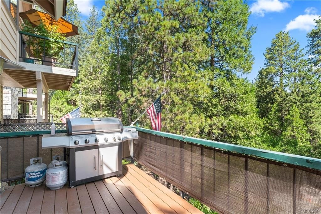Lake Arrowhead, California, 92352, United States, 3 Bedrooms Bedrooms, ,3 BathroomsBathrooms,Residential,Forsale,1953303