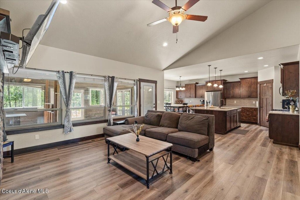 Rathdrum, Idaho, 83858, United States, 3 Bedrooms Bedrooms, ,2 BathroomsBathrooms,Residential,Forsale,1946343