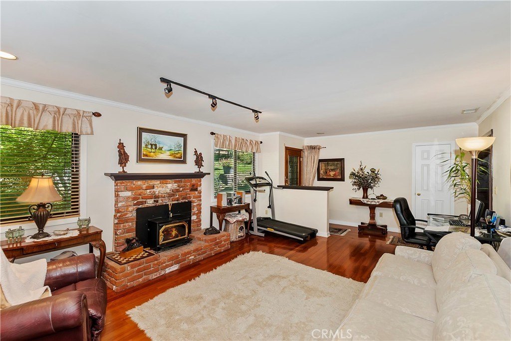 Crestline, California, 92325, United States, 3 Bedrooms Bedrooms, ,2 BathroomsBathrooms,Residential,Forsale,2013198